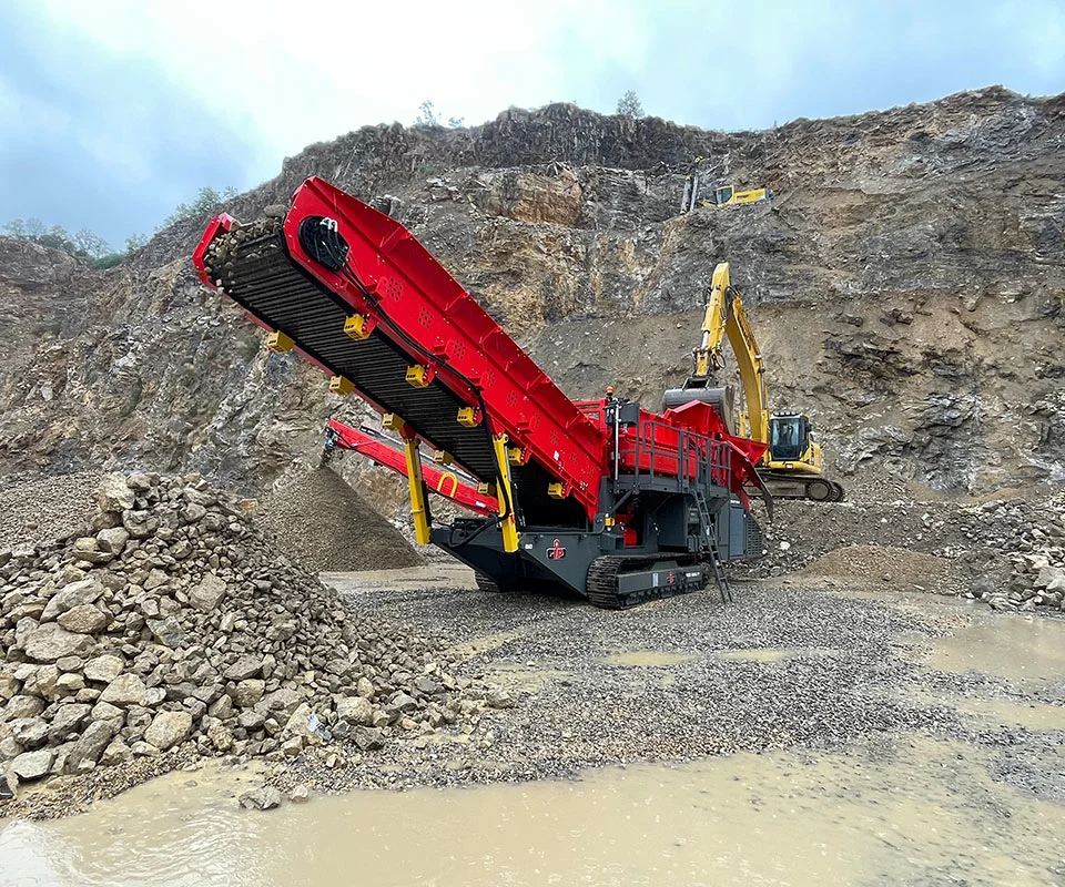 Gipo RR 130 Scalpeur à disques mobile sur châssis chenillé, criblage de granulats recyclés