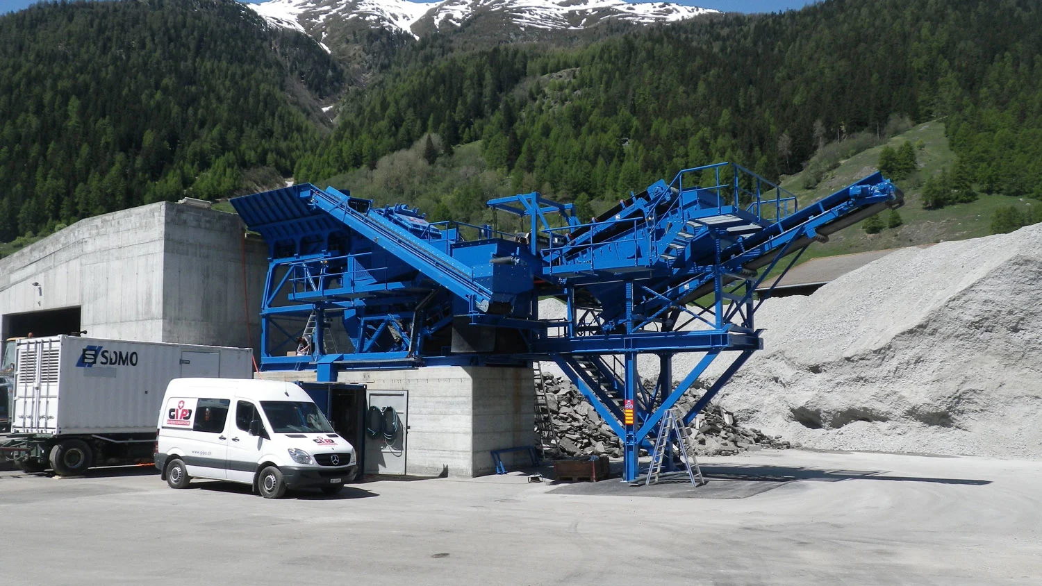 Stationäre GIPO Recyclinglinie in der Werkshalle