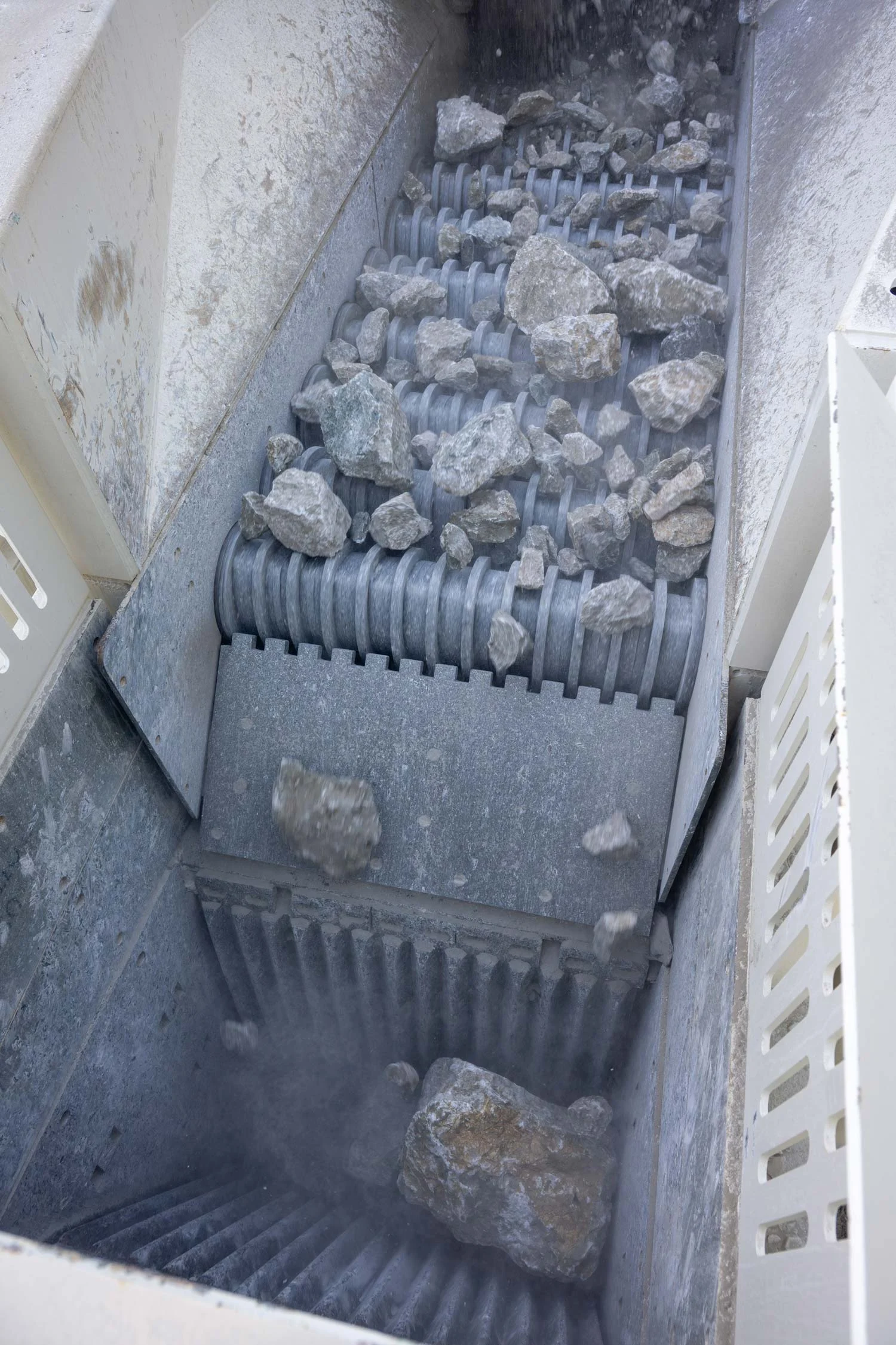 News Rohrdorfer Zement Backenbrechanlage GIPO B 1490