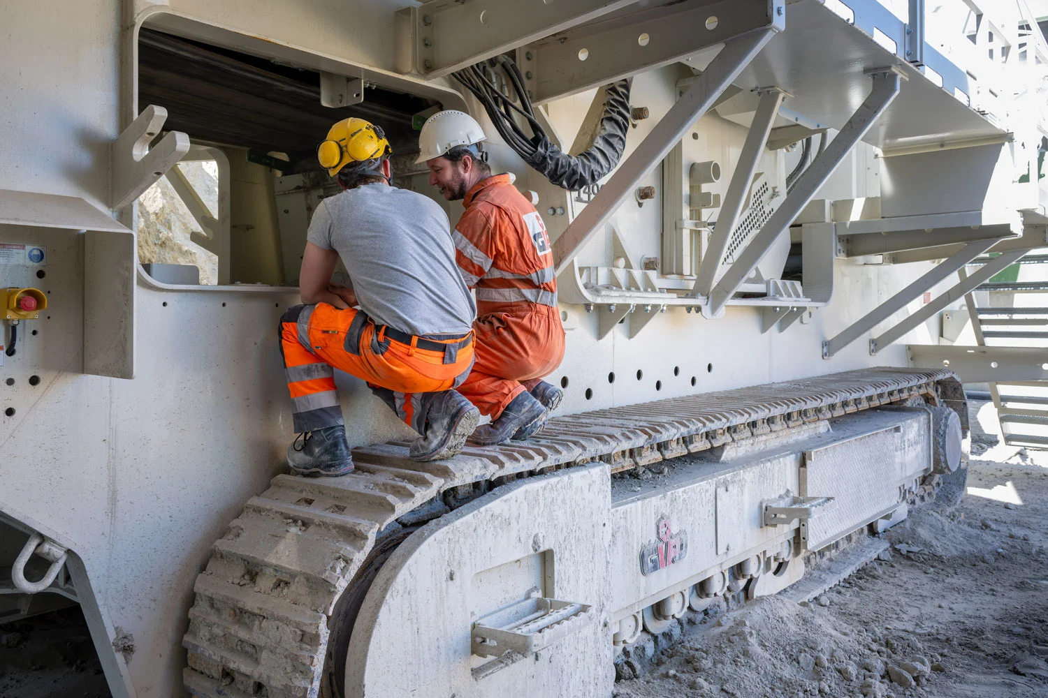 News Rohrdorfer Zement Backenbrechanlage GIPO B 1490