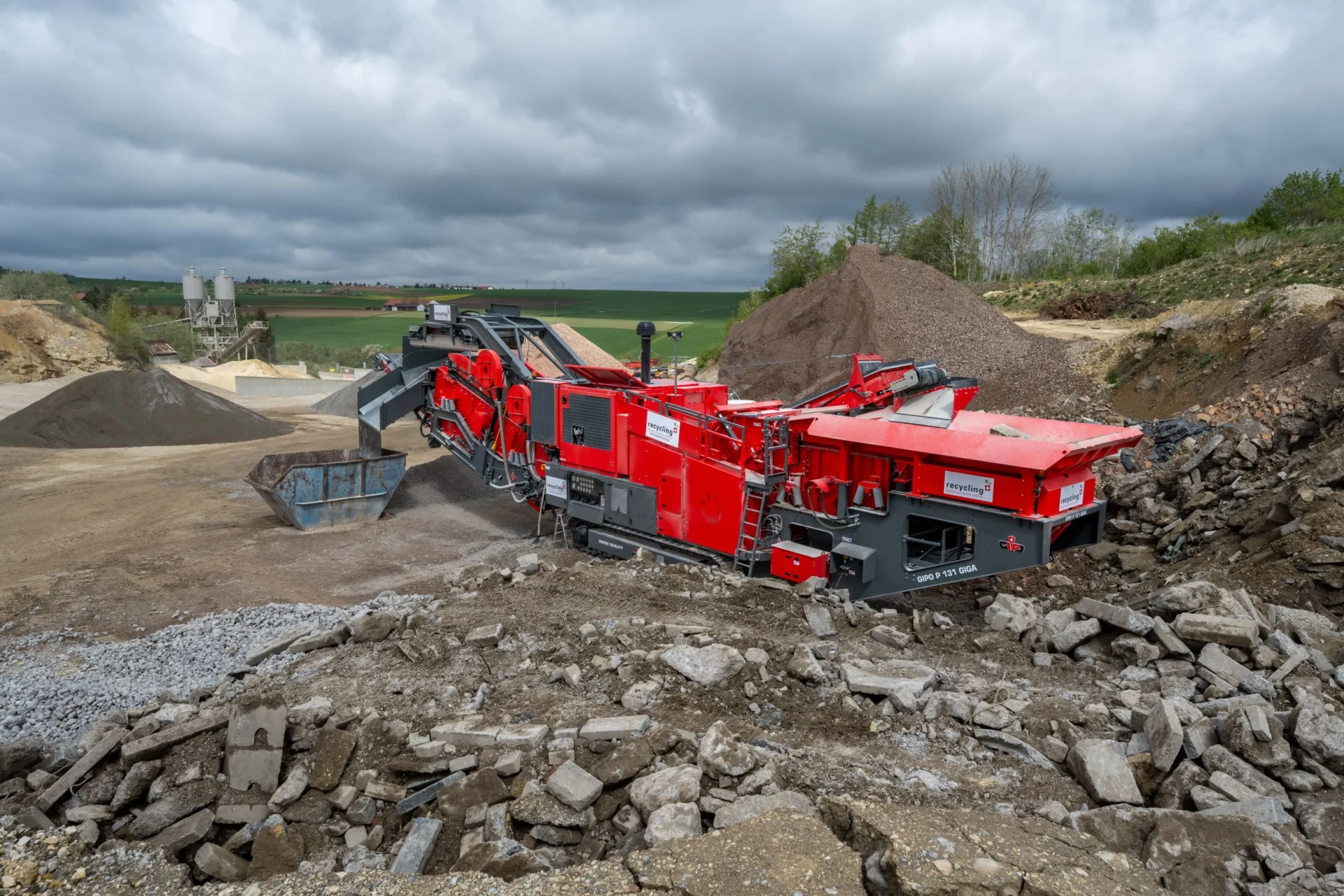 News recycling plus Klaus GIPO P 131 GIGA
